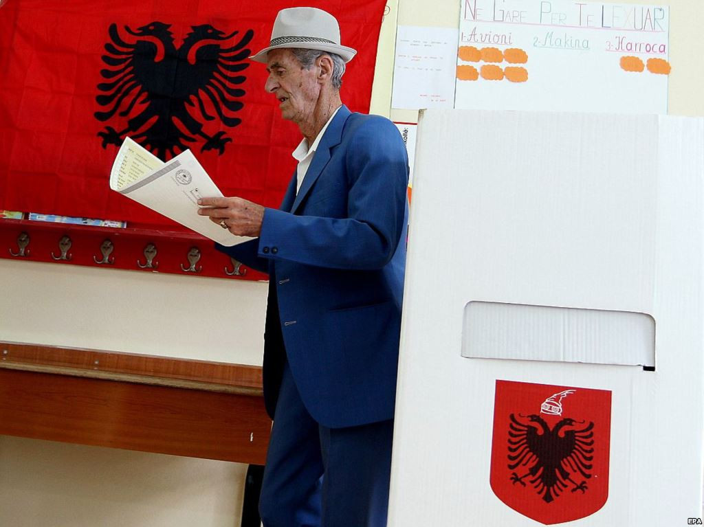 Στις κάλπες σήμερα οι Αλβανοί για νέο κοινοβούλιο